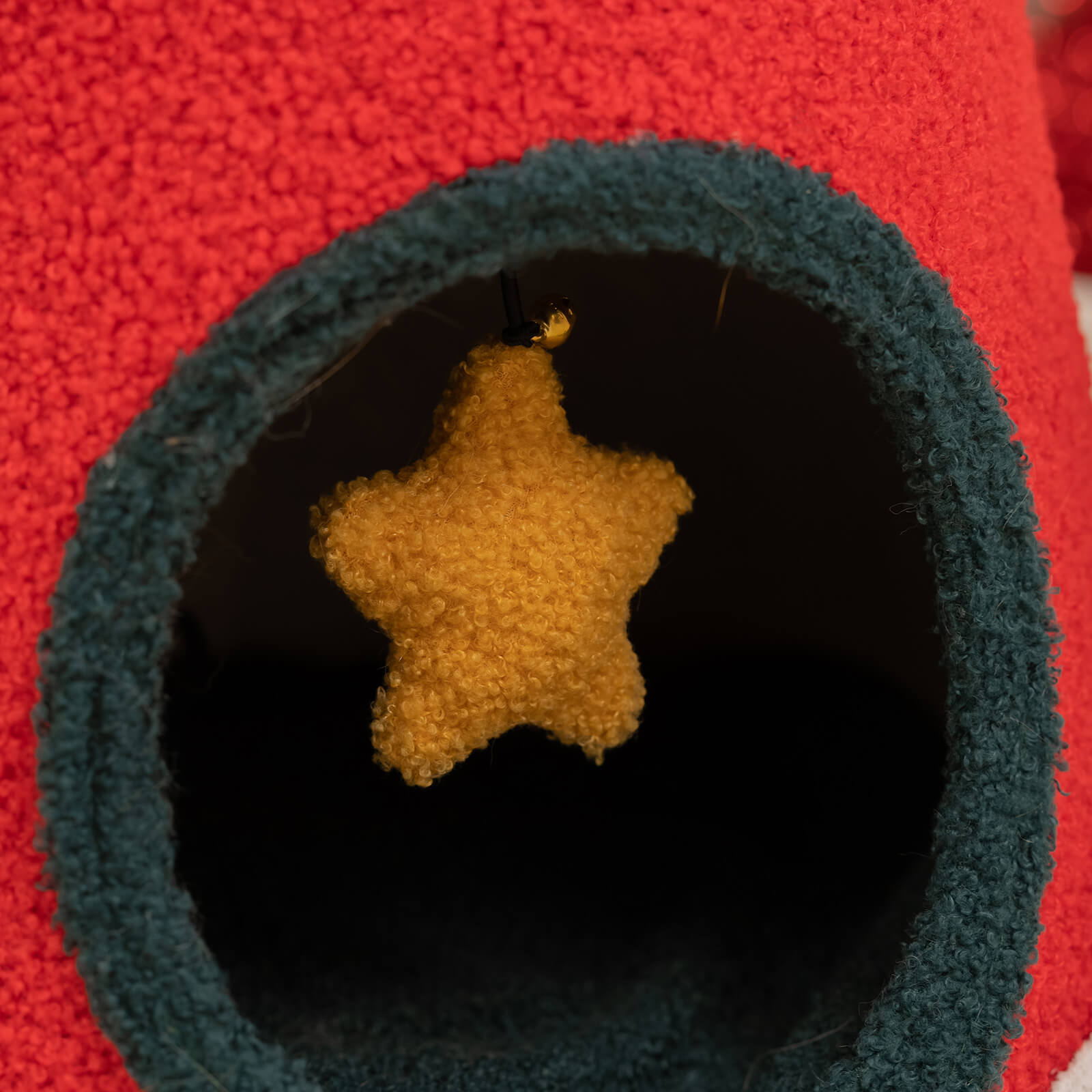 VIP 500 Meow Coins + $44.99 For Christmas Santa Hat Cat Bed
