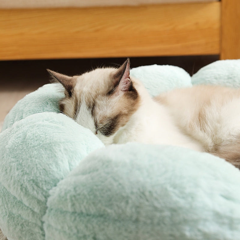 Bloomy Flower Cozy Plush Cat Bed