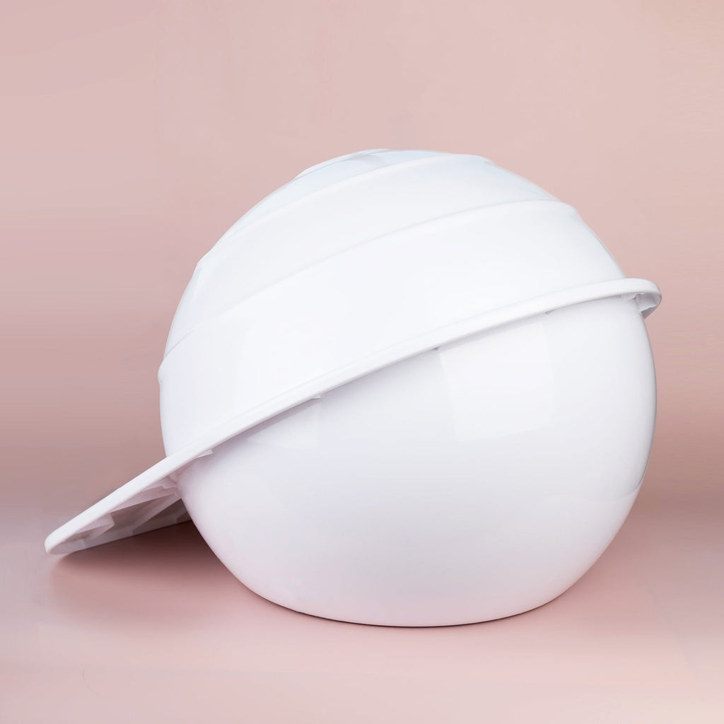 Space Capsule Semi-Enclosed Cat Litter Box with Scoop