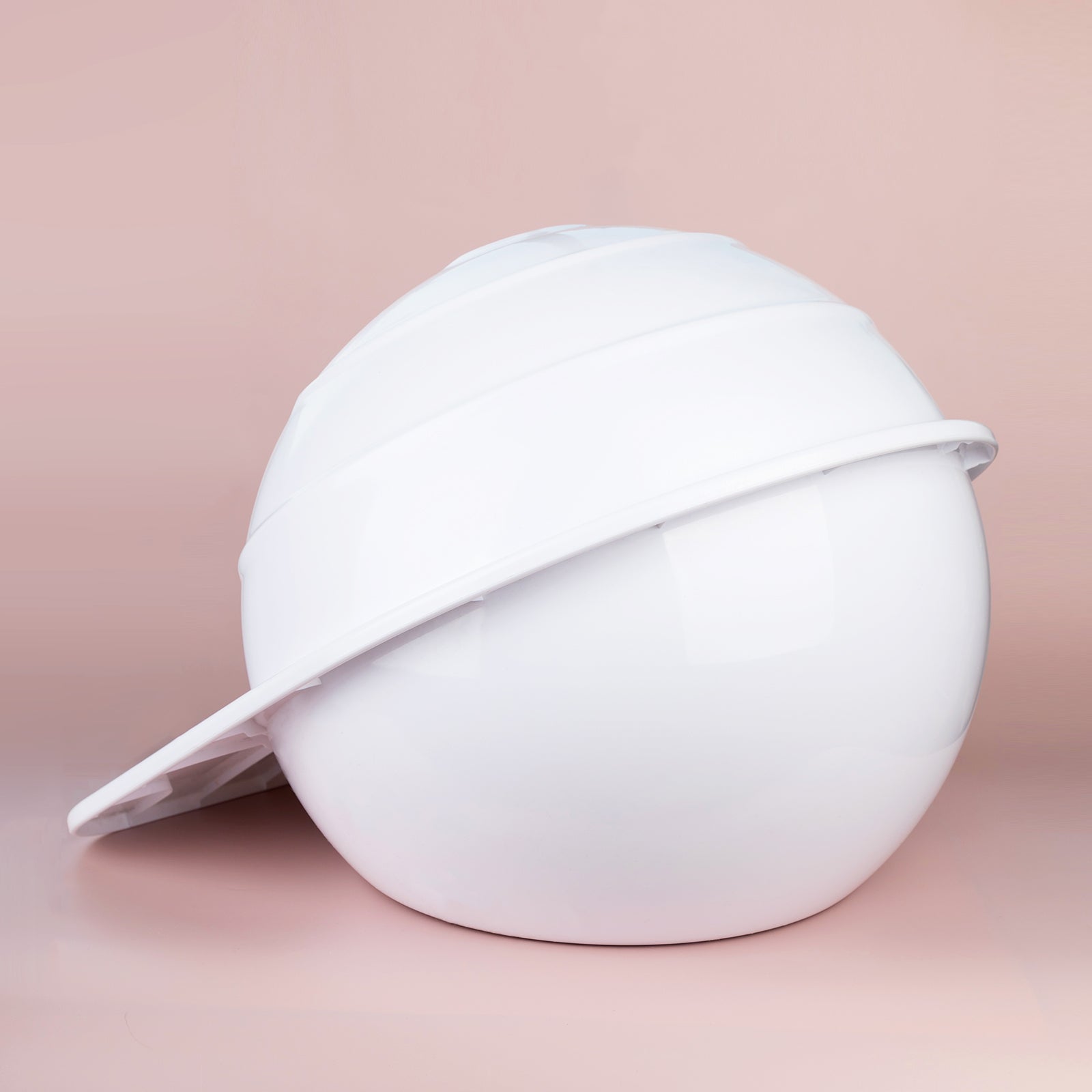 Space Capsule Semi-Enclosed Cat Litter Box with Scoop